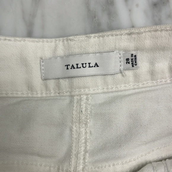 White Talula aritzia shorts size 28 - Picture 11 of 12